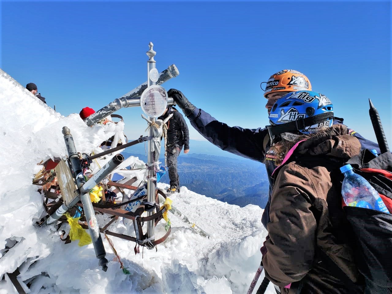 Pico de Orizaba mountain guides at the summit